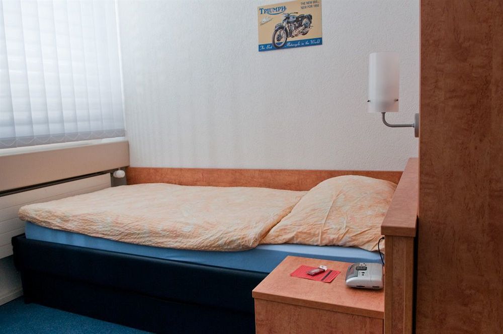 Budget Motel Self Check-In Daellikon Exterior photo